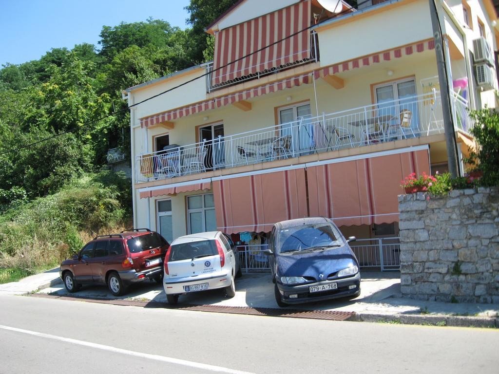 Apartments Olga Tivat Extérieur photo