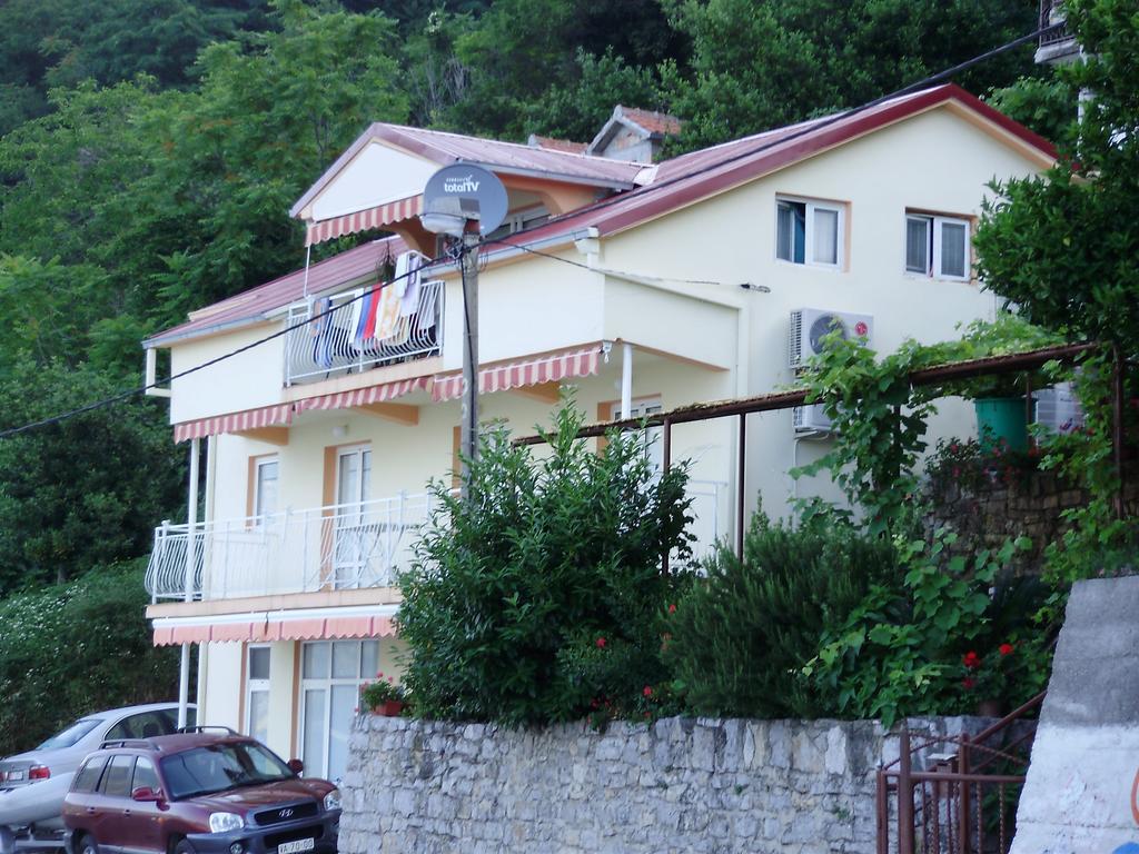 Apartments Olga Tivat Extérieur photo